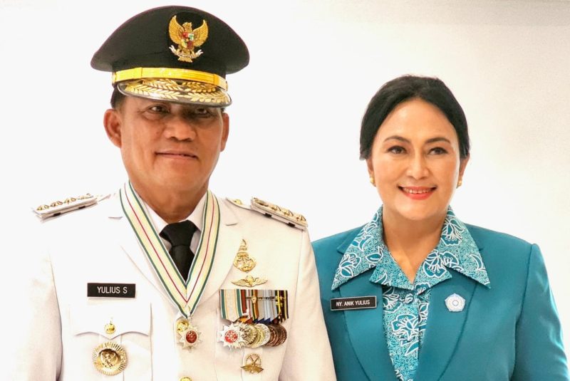 Profil Gubernur Yulius Selvanus