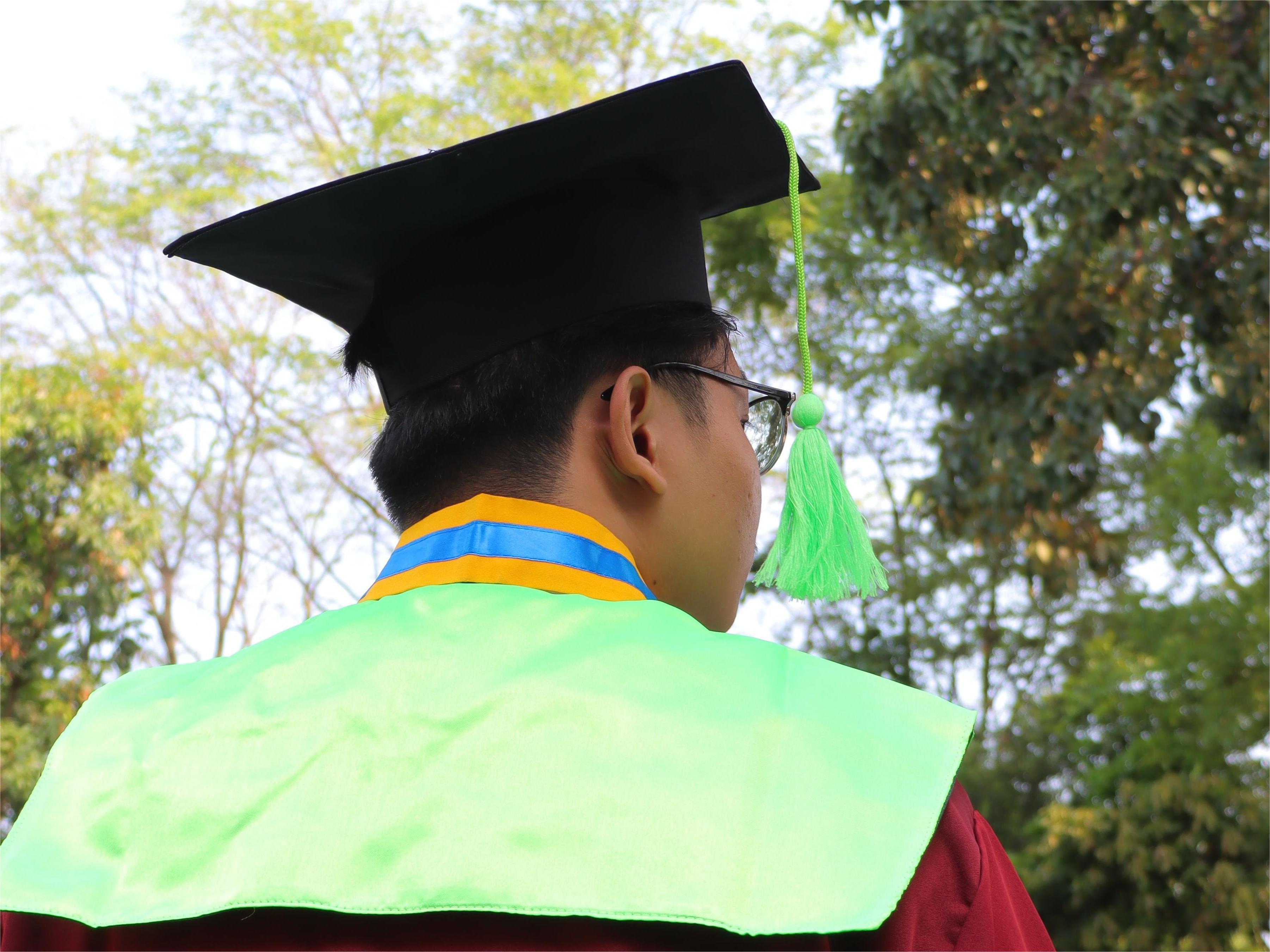 Apakah Gelar S1 Masih Penting di Dunia Kerja Zaman Sekarang?