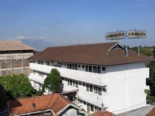 Navigasi Digital: Meningkatkan Literasi Santri di Pesantren Bandung