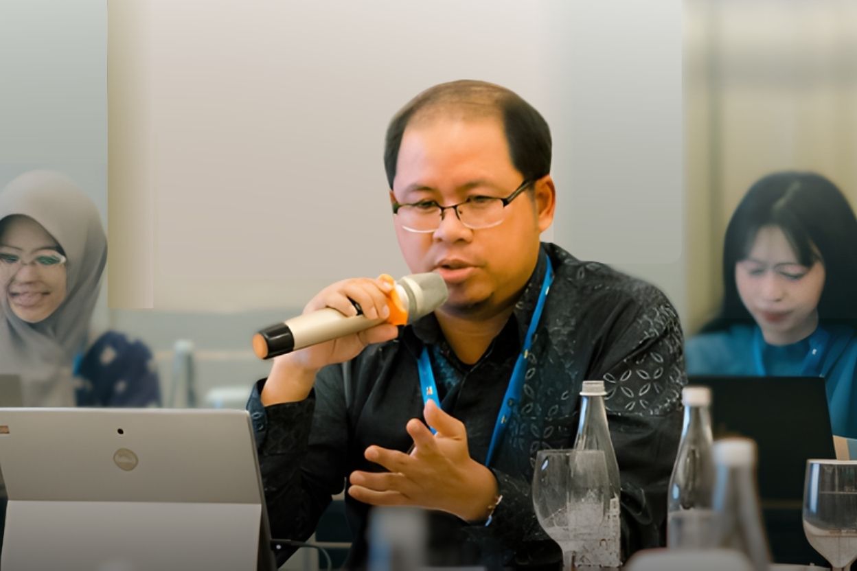 Berikut dosen berprestasi Al Ma'soem Ryzki Wiryawan akademisi sekaligus penulis yang aktif melestarikan sejarah lokal