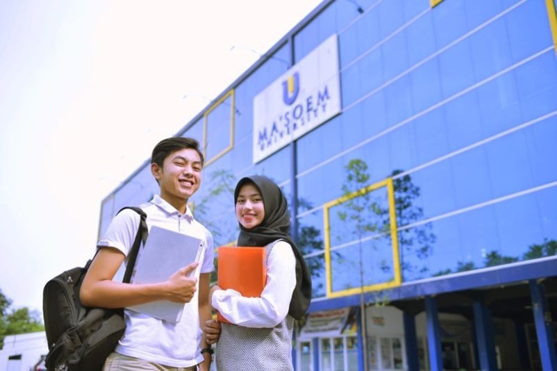 Lebih dari Sekedar Gaji: Menyingkap Dunia Batin Karyawan Bandung